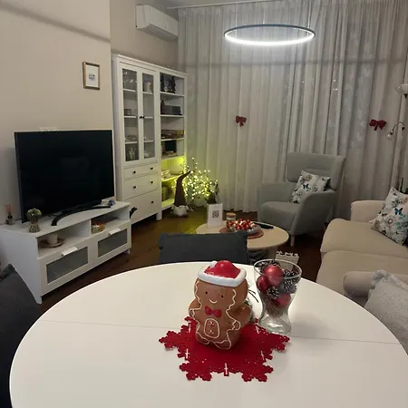 Апартамент Sofo House *